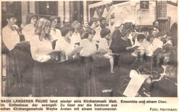 21. Juni 1980 1. Reihe Margarete Bollmann, Michaela H&ouml;hne, Ute Kl&uuml;n, Kerstin Adloff, Elke Holzmann, Heike Kl&uuml;n, Ingrid Adloff, Frau Creutzburg, Ulrike Wolperding. 2. Reihe: B&auml;rbel Stelle, Elisabeth Stolle, Anita Bollmann, Frieda L&uuml;hmann, Inge Kl&uuml;n, ?, Andrea Brasse, ?. 3. Reihe: Hermann Hippen, Wolfgang Stelle, Michael Boemke, Herbert Kl&uuml;n, Friedemann Adloff, Diakon Vinnemeyer, Peter Lehmkuhl